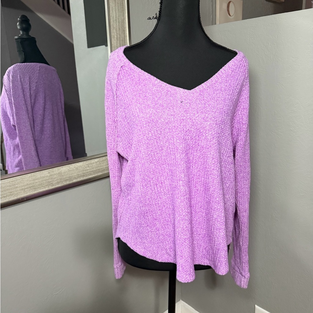 American Eagle women's purple soft & sexy plush waffle knit Vneck sweater medium